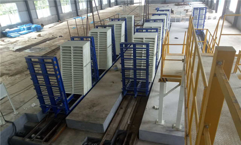 復(fù)合墻板機(jī)設(shè)備介紹丨復(fù)合墻板機(jī)產(chǎn)量大